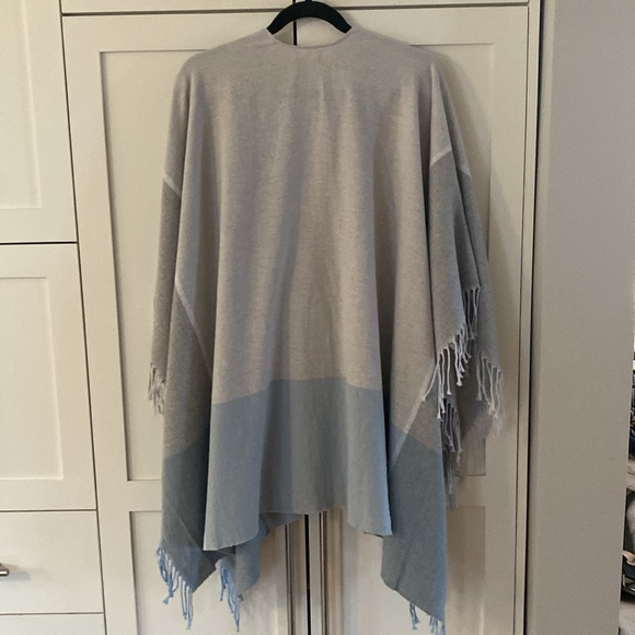 Eileen Fisher Poncho/Wrap - Picture 6 of 6